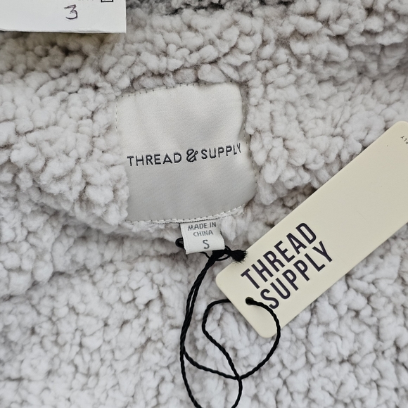 THREAD & SUPPLY Sherpa Vest Womens Small - Picture 3 of 4